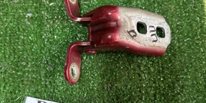 Петля двери передней левой, Chevrolet Equinox 3 поколение